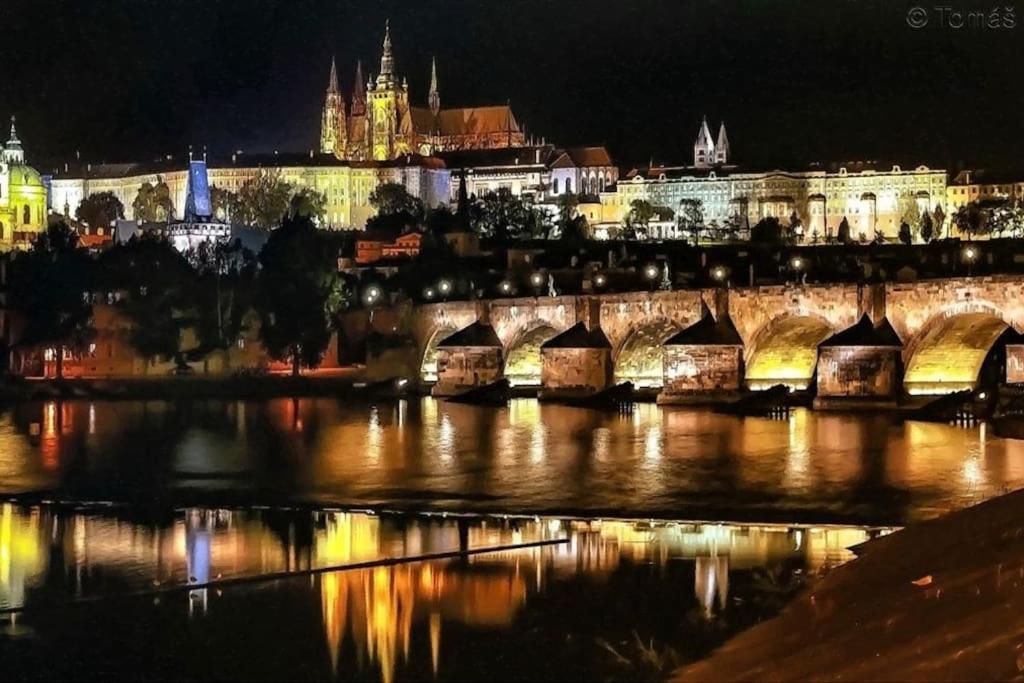U Metra, 4 Hoste, Parking Free, Blizko O2 Arena Apartmán *
