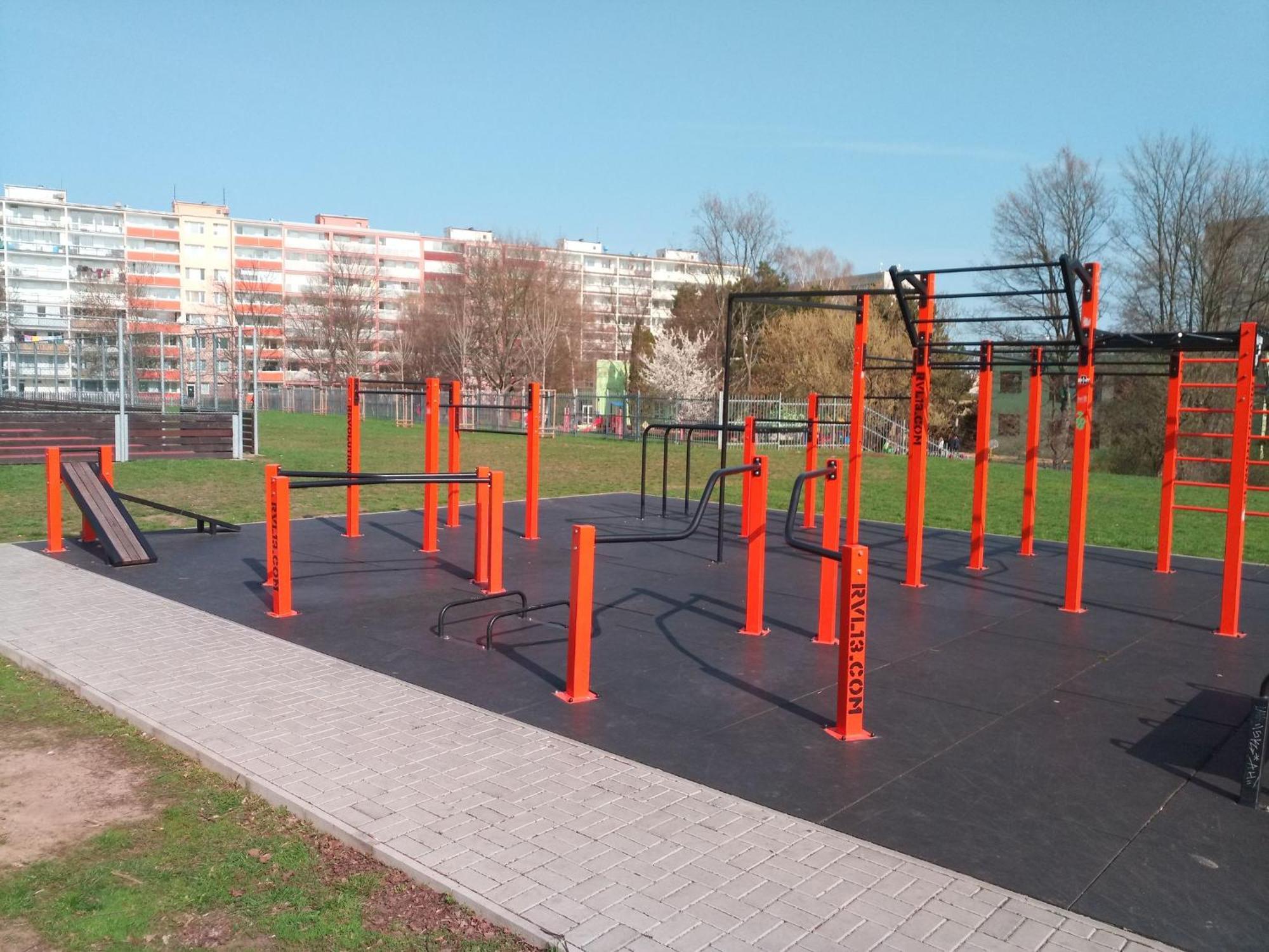 Apartament U Metra, 4 Hoste, Parking Free, Blizko O2 Arena *